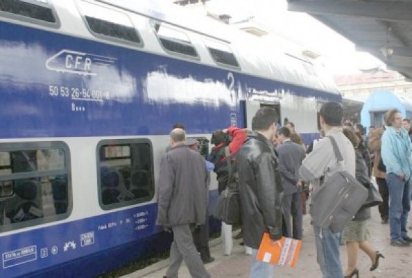 CFR Călători trece la ora oficială de vară